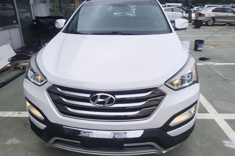 Used Hyundai Santa Fe 2015 2.4L Automatic Two-Wheel Drive Smart Version 5 Seats Front