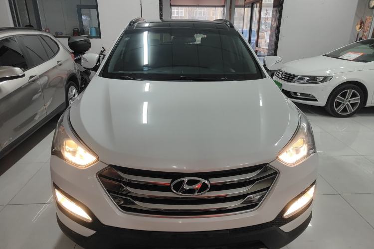Used Hyundai Santa Fe 2015 2.0T Automatic All-Wheel Drive Smart Version 5 Seats Front