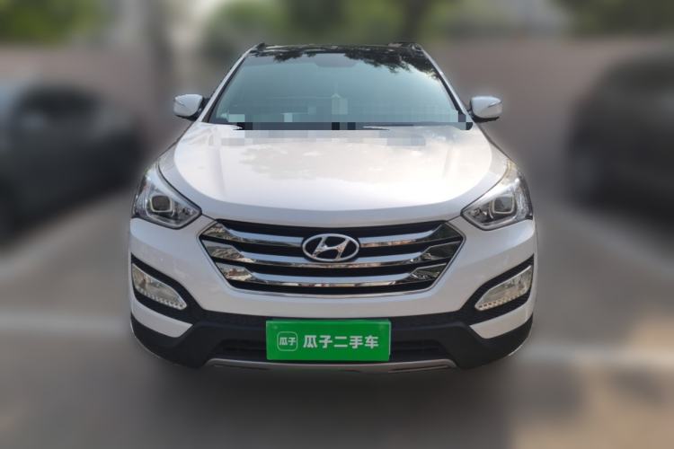 Used Hyundai Santa Fe 2015 2.4L Automatic All-Wheel Drive Smart Version 5 Seats Front