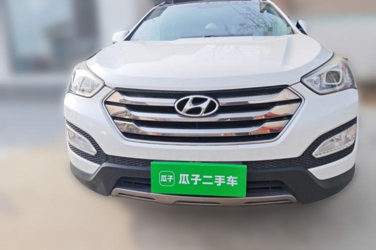 Used Hyundai Santa Fe 2015 2.4L Automatic Two-Wheel Drive Smart Version 5 Seats Front