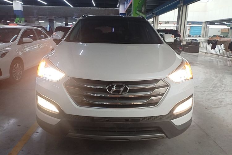Used Hyundai Santa Fe 2015 2.0T Automatic Two-Wheel Drive Smart Version 5 Seats Front