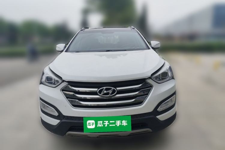 Used Hyundai Santa Fe 2015 2.4L Automatic All-Wheel Drive Smart Version 5 Seats Front