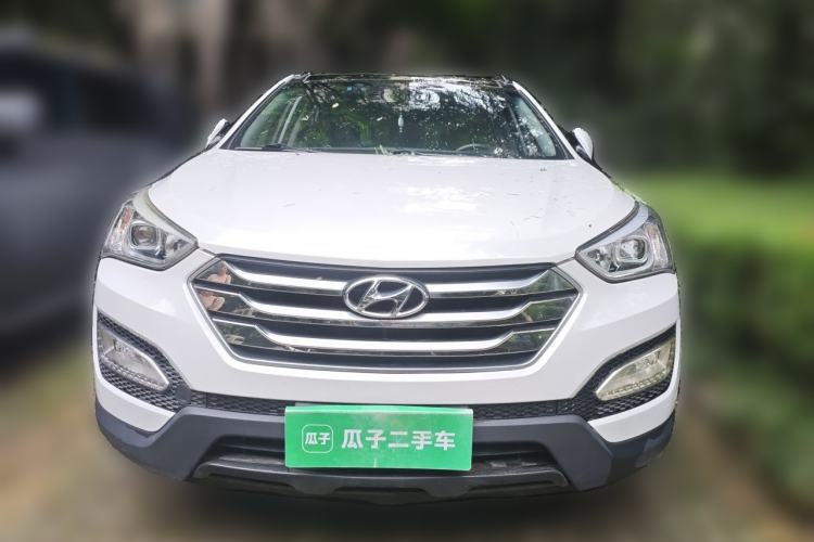 Used Hyundai Santa Fe 2015 2.4L Automatic Two-Wheel Drive Smart Version 5 Seats Front