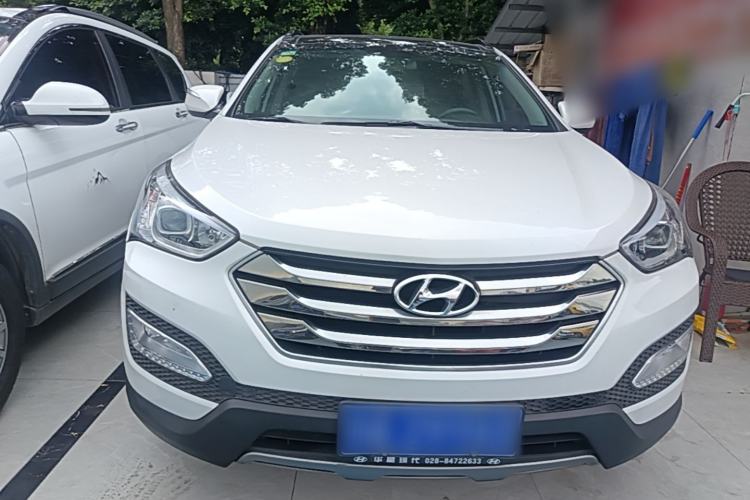 Used Hyundai Santa Fe 2015 2.0T Automatic 4x4 Smart 7-Seater Front