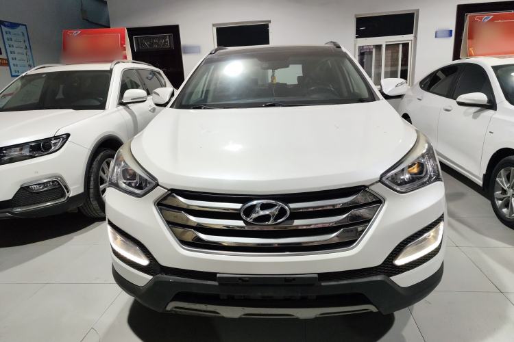 Used Hyundai Santa Fe 2015 2.4L Automatic Two-Wheel Drive Smart Version 5 Seats Front