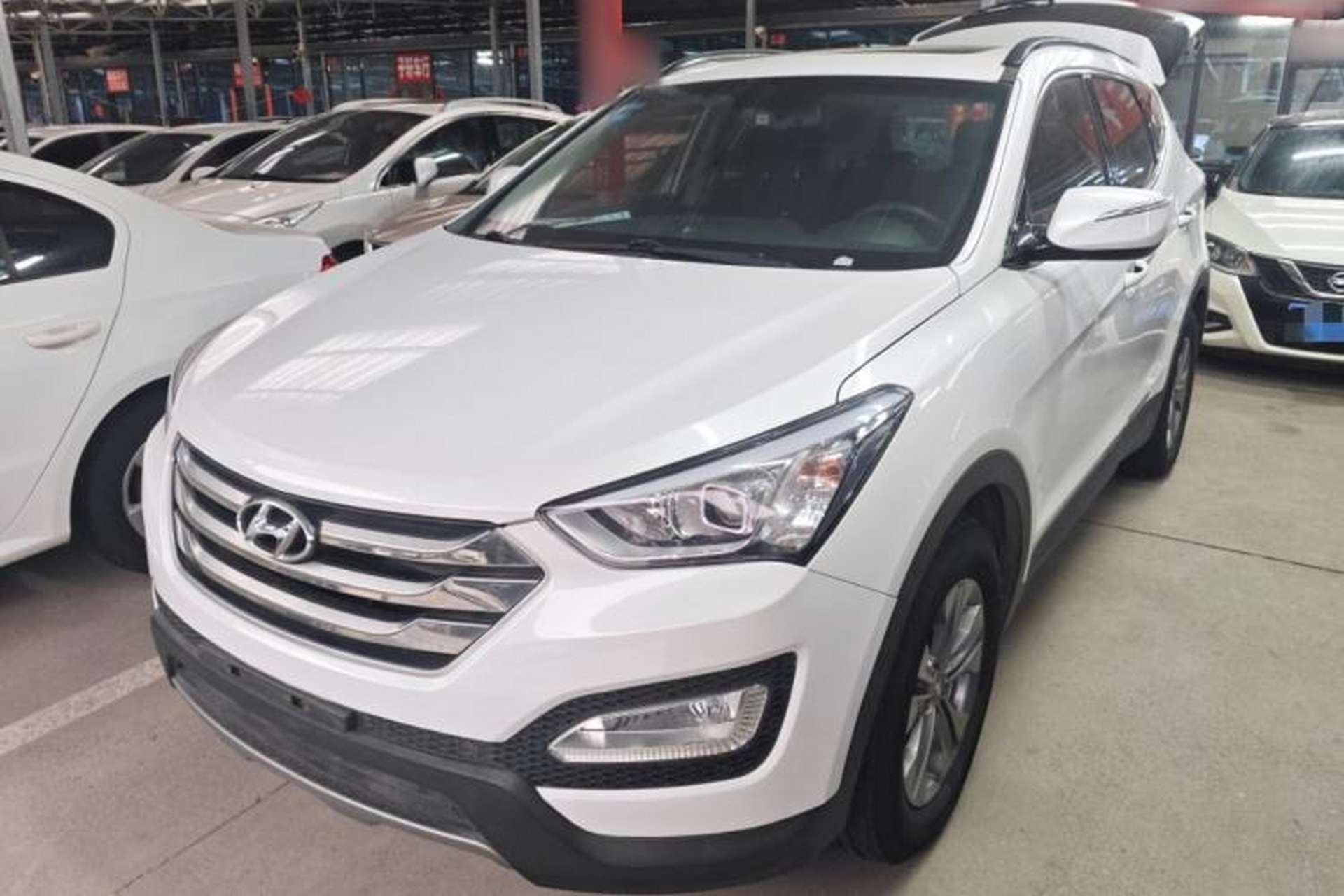 Used Hyundai Santa Fe 2015 2.0T Automatic Two-Wheel Drive Comfort Version 5 Seats Front Left 45 Deg