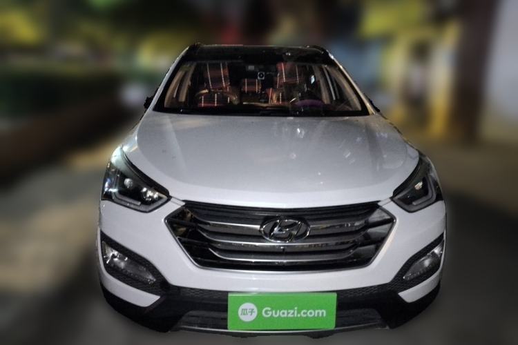 Used Hyundai Santa Fe 2015 2.4L Automatic Two-Wheel Drive Smart Version 5 Seats Front