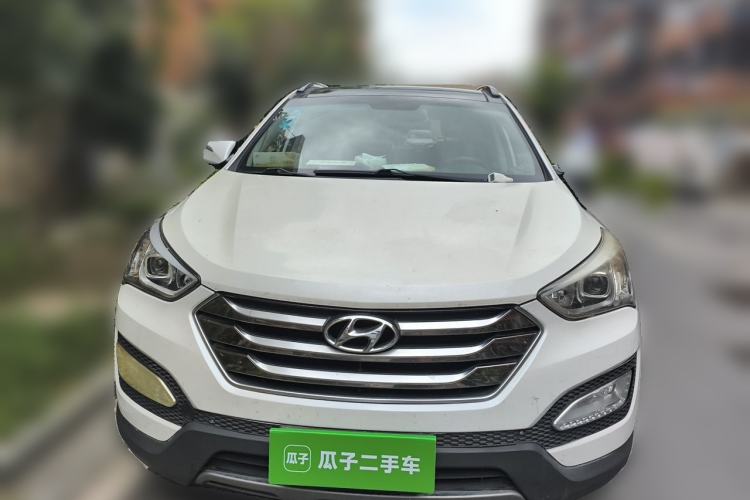Used Hyundai Santa Fe 2015 2.4L Automatic Two-Wheel Drive Smart Version 5 Seats Front