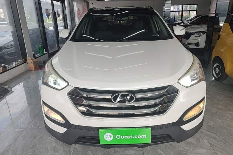 Used Hyundai Santa Fe 2015 2.0T Automatic Two-Wheel Drive Smart Version 5 Seats Front