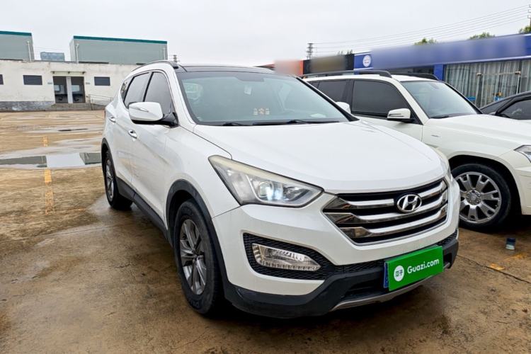 Used Hyundai Santa Fe 2015 2.0T Automatic Two-Wheel Drive Smart Version 5 Seats Front Right 45 Deg