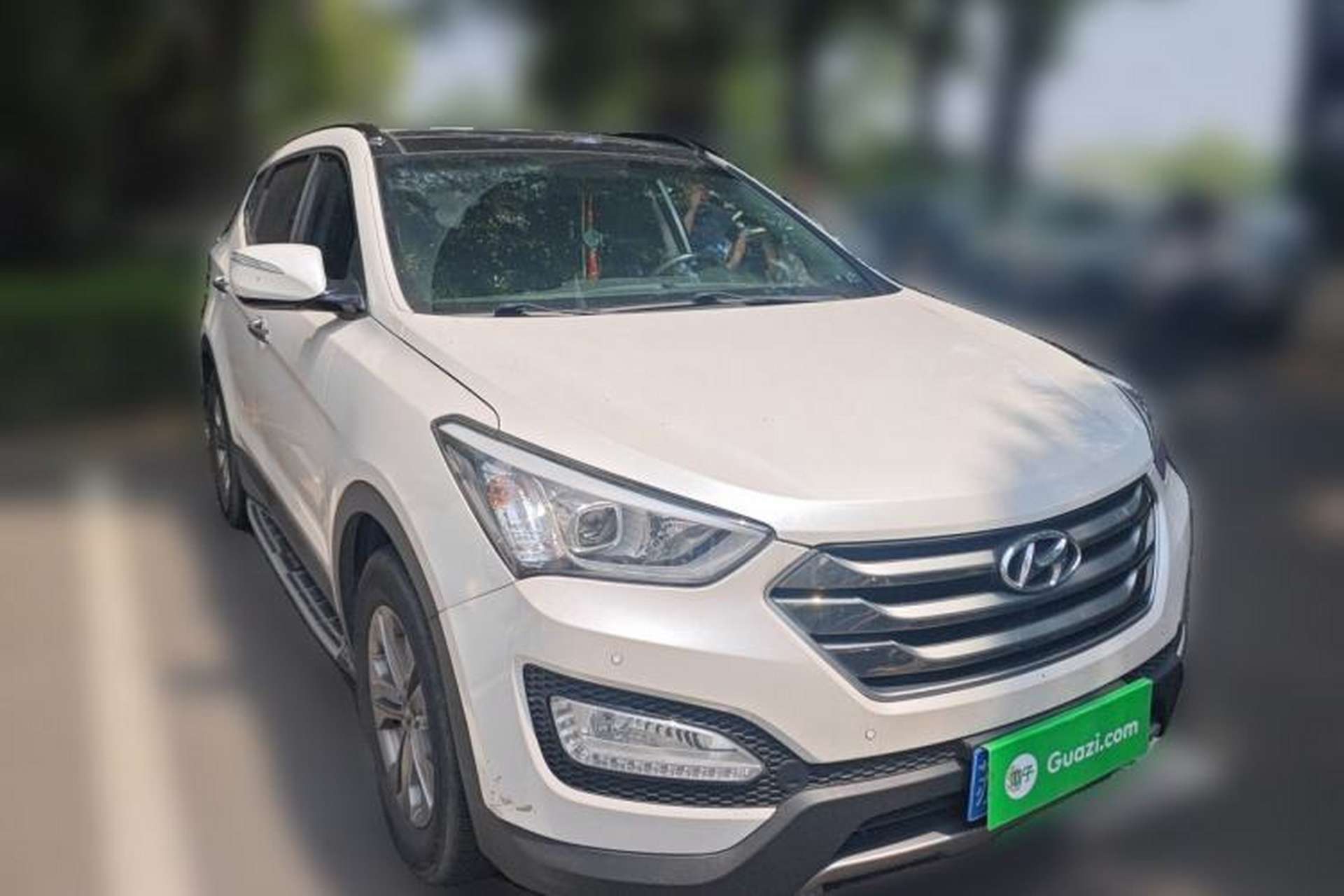 Used Hyundai Santa Fe 2015 2.4L Automatic Two-Wheel Drive Smart Version 5 Seats Front Right 45 Deg