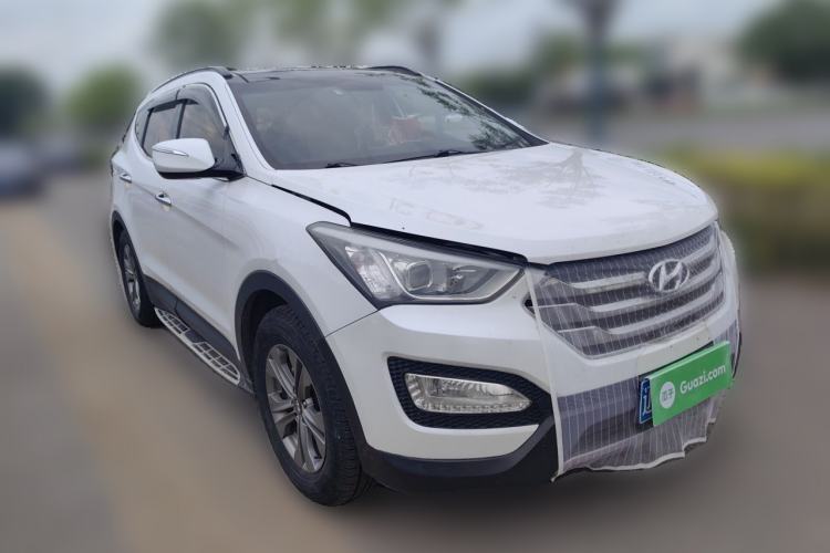 Used Hyundai Santa Fe 2015 2.0T Automatic Two-Wheel Drive Smart Version 5 Seats Front Right 45 Deg