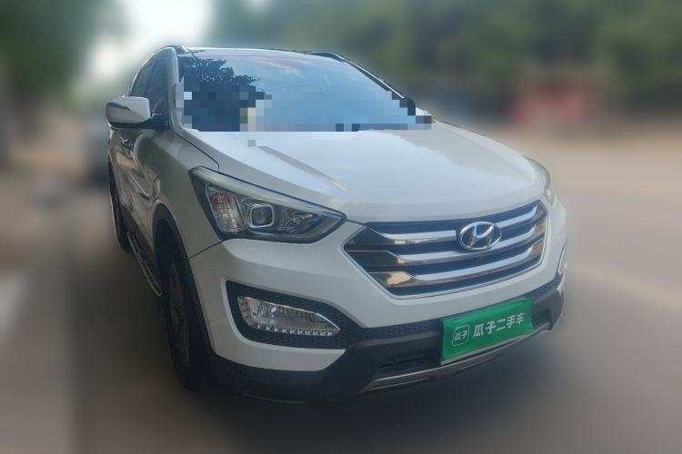 Used Hyundai Santa Fe 2015 2.0T Automatic Two-Wheel Drive Smart Version 5 Seats Front Right 45 Deg