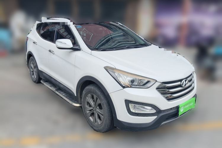 Used Hyundai Santa Fe 2015 2.4L Automatic Two-Wheel Drive Smart Version 5 Seats Front Right 45 Deg