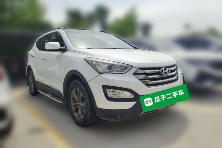 Used Hyundai Santa Fe 2015 2.0T Automatic Two-Wheel Drive Smart Version 5 Seats Front Right 45 Deg