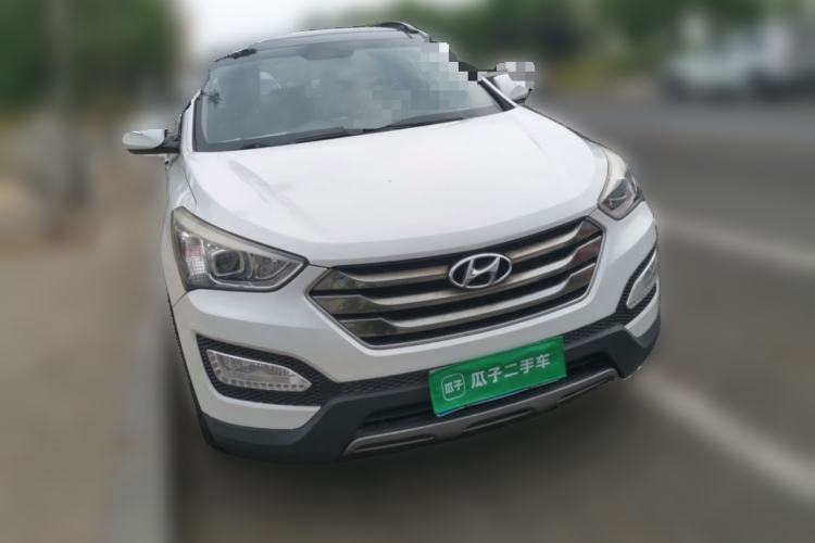 Used Hyundai Santa Fe 2015 2.0T Automatic 4x4 Smart 7-Seater Front Right 45 Deg