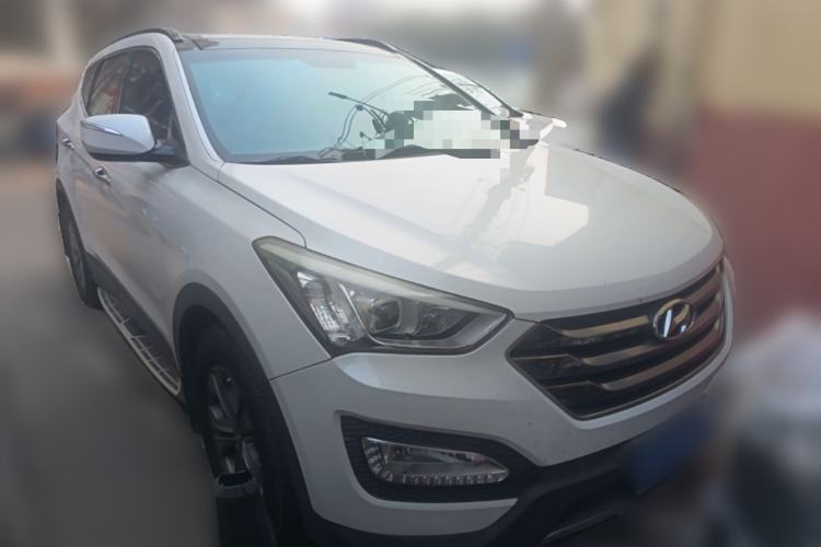 Used Hyundai Santa Fe 2015 2.0T Automatic Two-Wheel Drive Smart Version 5 Seats Front Right 45 Deg