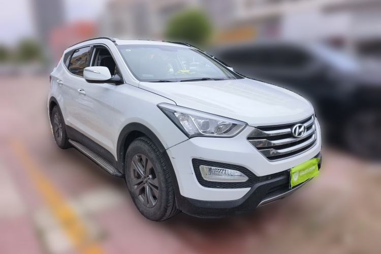 Used Hyundai Santa Fe 2015 2.0T Automatic Two-Wheel Drive Comfort Version 5 Seats Front Right 45 Deg