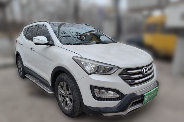 Used Hyundai Santa Fe 2015 2.0T Automatic All-Wheel Drive Smart Version 5 Seats Front Right 45 Deg