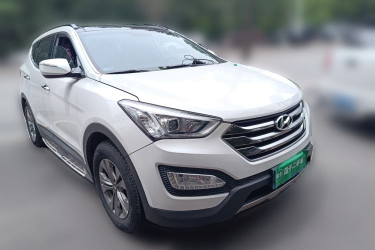 Used Hyundai Santa Fe 2015 2.0T Automatic All-Wheel Drive Smart Version 5 Seats Front Right 45 Deg