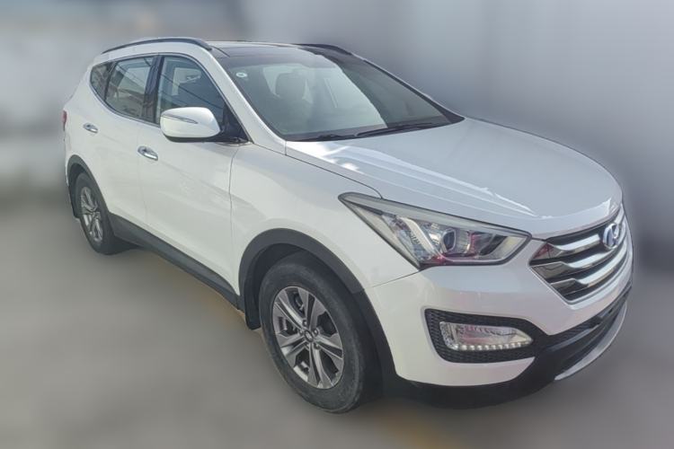 Used Hyundai Santa Fe 2015 2.4L Automatic All-Wheel Drive Smart Version 5 Seats Front Right 45 Deg