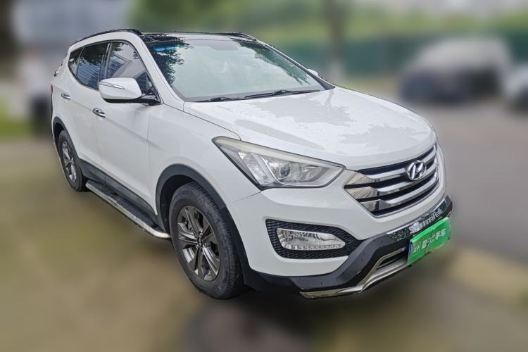 Used Hyundai Santa Fe 2015 2.0T Automatic Two-Wheel Drive Smart Version 5 Seats Front Right 45 Deg