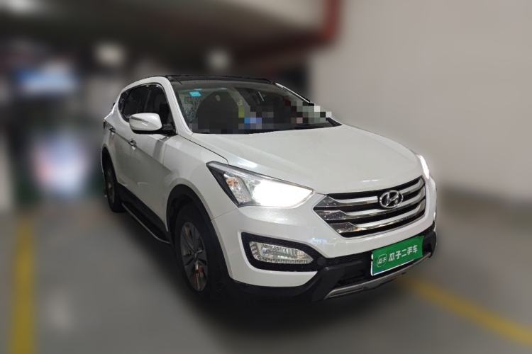 Used Hyundai Santa Fe 2015 2.0T Automatic 4x4 Smart 7-Seater Front Right 45 Deg