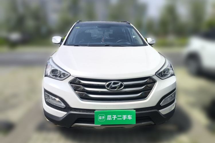 Used Hyundai Santa Fe 2015 2.4L Automatic Two-Wheel Drive Smart Version 5 Seats Front