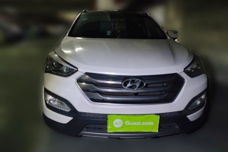 Used Hyundai Santa Fe 2015 2.4L Automatic Two-Wheel Drive Smart Version 5 Seats Front