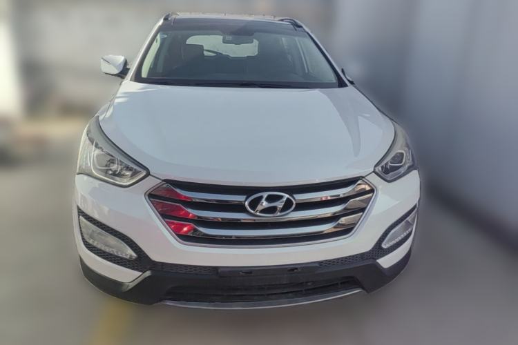 Used Hyundai Santa Fe 2015 2.4L Automatic All-Wheel Drive Smart Version 5 Seats Front