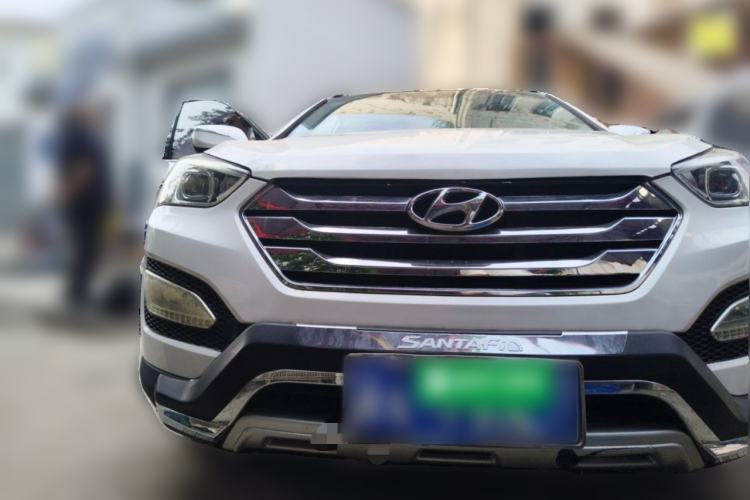 Used Hyundai Santa Fe 2015 2.0T Automatic Two-Wheel Drive Smart Version 5 Seats Front