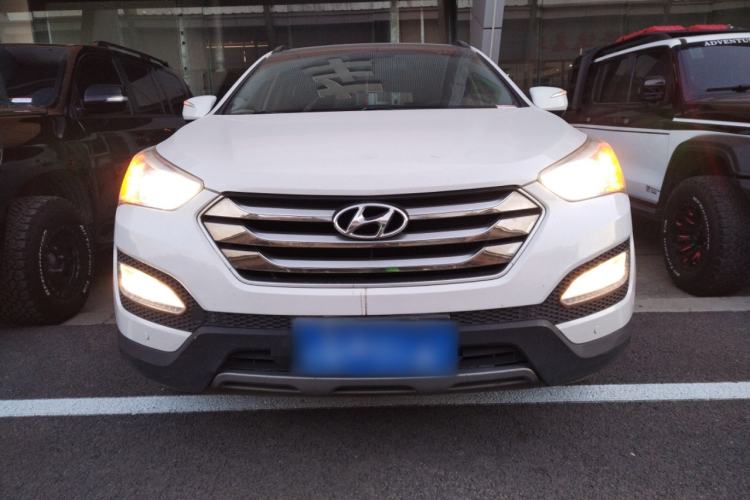 Used Hyundai Santa Fe 2015 2.0T Automatic Two-Wheel Drive Smart Version 5 Seats Front