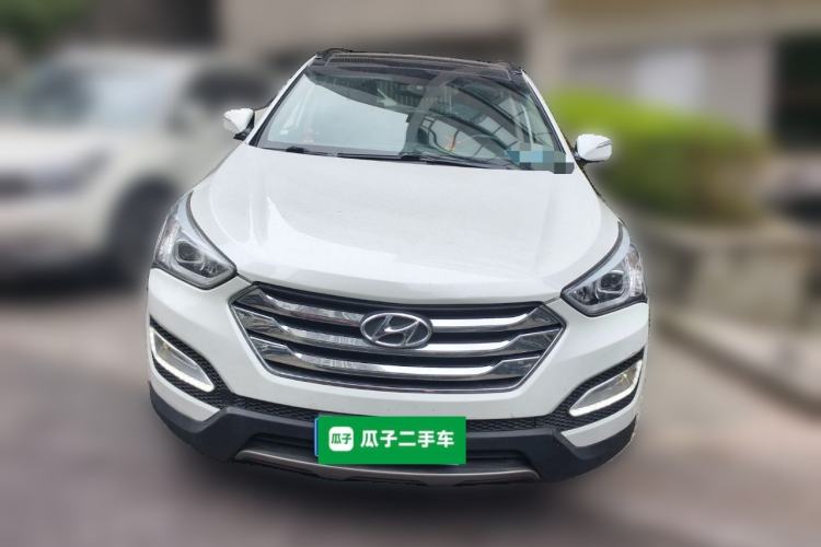 Used Hyundai Santa Fe 2015 2.4L Automatic Two-Wheel Drive Smart Version 5 Seats Front