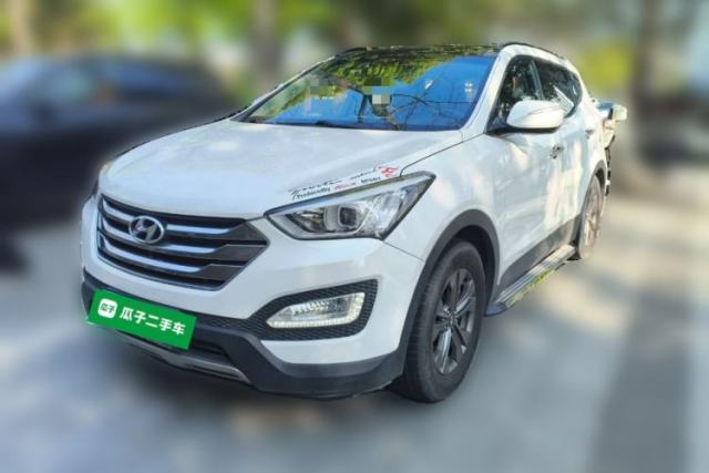 Used Hyundai Santa Fe 2015 2.0T Automatic Two-Wheel Drive Smart Version 5 Seats
