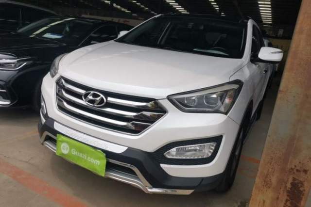 Used Hyundai Santa Fe 2015 2.4L Automatic All-Wheel Drive Smart Version 5 Seats