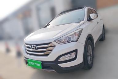 Used Hyundai Santa Fe 2015 2.4L Automatic Two-Wheel Drive Smart Version 5 Seats