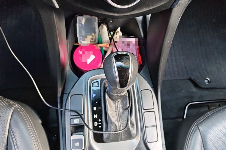 Used Hyundai Santa Fe 2015 2.0T Automatic 4x4 Smart 7-Seater Gear Lever