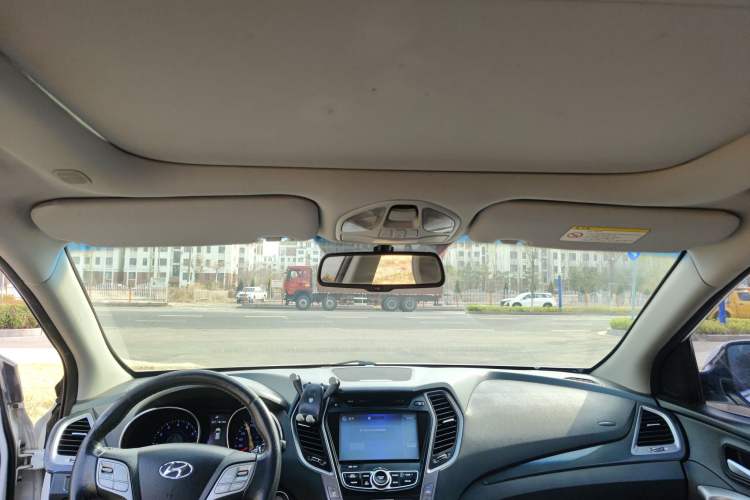 Used Hyundai Santa Fe 2015 2.4L Automatic All-Wheel Drive Smart Version 5 Seats Headliner