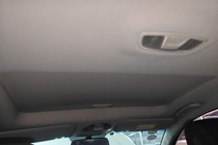 Used Hyundai Santa Fe 2015 2.0T Automatic Two-Wheel Drive Comfort Version 5 Seats Headliner