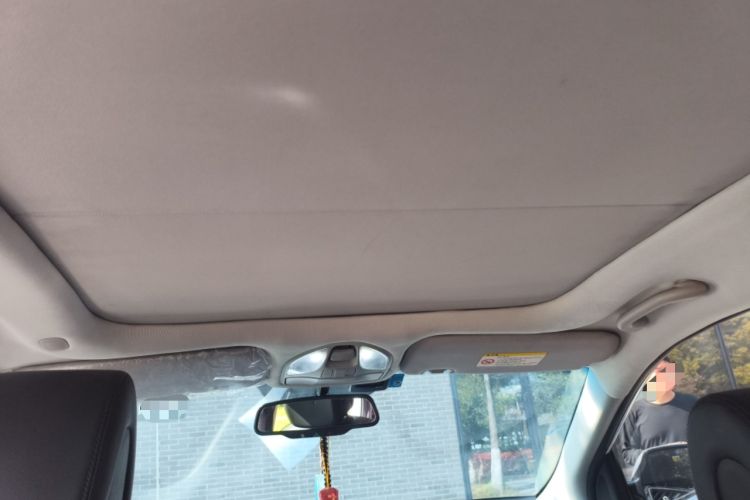 Used Hyundai Santa Fe 2015 2.0T Automatic Two-Wheel Drive Smart Version 5 Seats Headliner