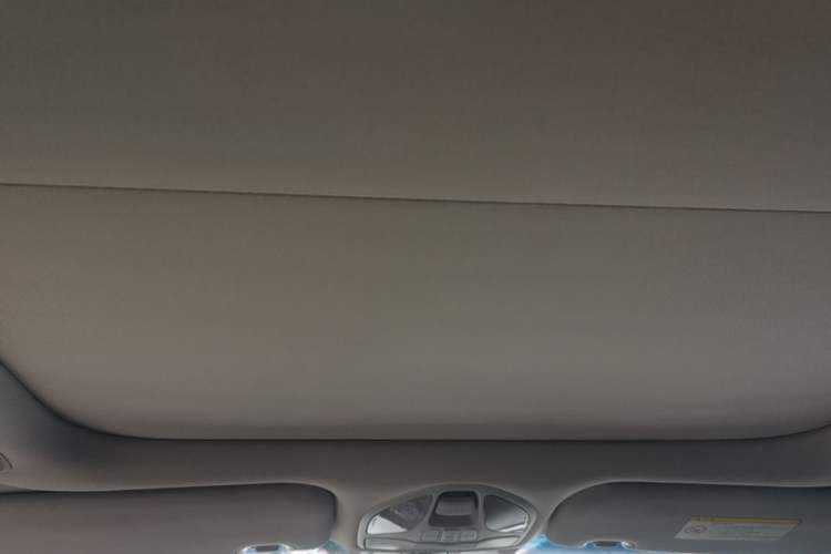 Used Hyundai Santa Fe 2015 2.4L Automatic All-Wheel Drive Smart Version 5 Seats Headliner