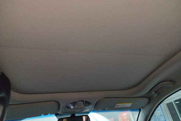 Used Hyundai Santa Fe 2015 2.4L Automatic Two-Wheel Drive Smart Version 5 Seats Headliner