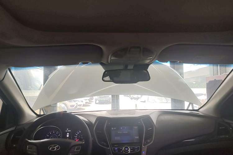 Used Hyundai Santa Fe 2015 2.0T Automatic Two-Wheel Drive Smart Version 5 Seats Headliner