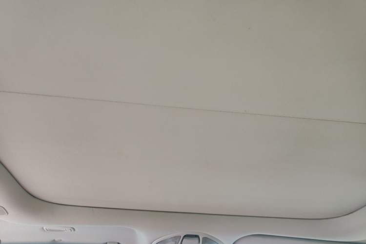 Used Hyundai Santa Fe 2015 2.0T Automatic Two-Wheel Drive Smart Version 5 Seats Headliner