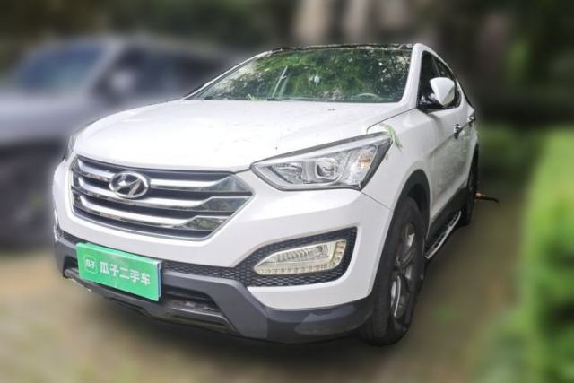 Used Hyundai Santa Fe 2015 2.4L Automatic Two-Wheel Drive Smart Version 5 Seats