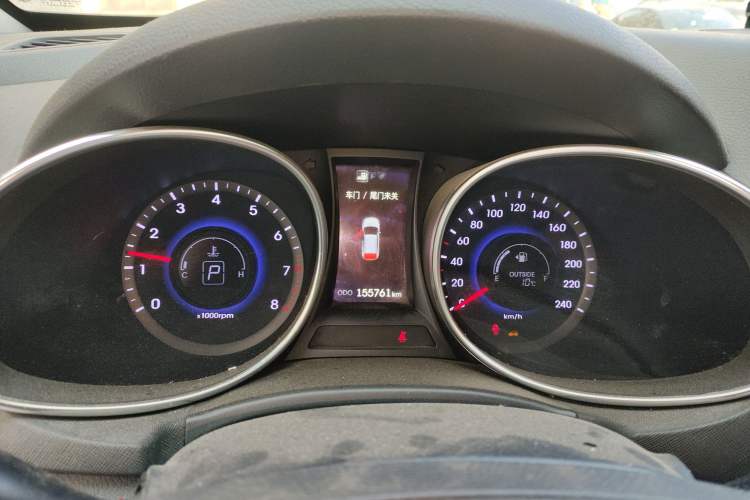 Used Hyundai Santa Fe 2015 2.0T Automatic Two-Wheel Drive Smart Version 5 Seats Instrument Cluster