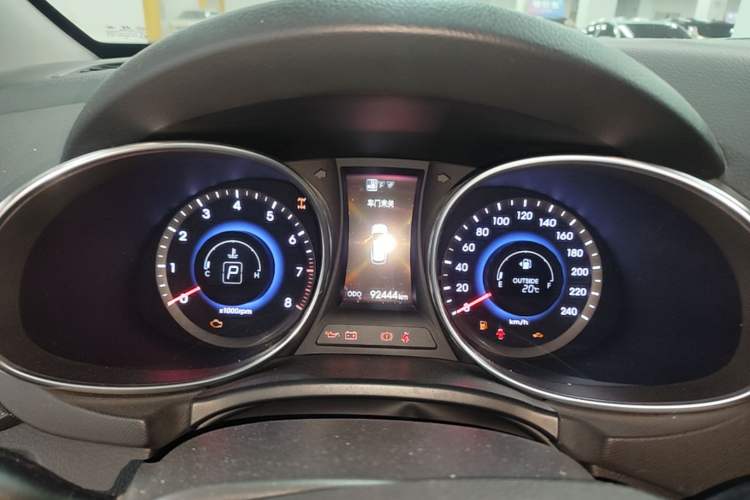 Used Hyundai Santa Fe 2015 2.0T Automatic All-Wheel Drive Smart Version 5 Seats Instrument Cluster