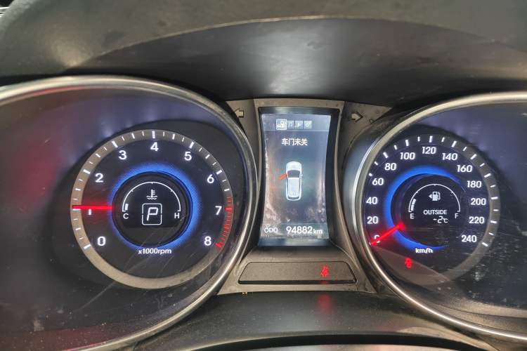 Used Hyundai Santa Fe 2015 2.0T Automatic Two-Wheel Drive Comfort Version 5 Seats Instrument Cluster