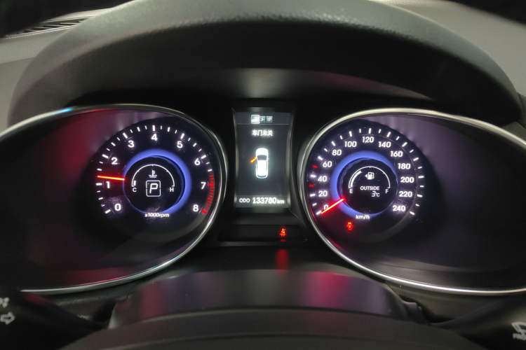 Used Hyundai Santa Fe 2015 2.0T Automatic All-Wheel Drive Smart Version 5 Seats Instrument Cluster