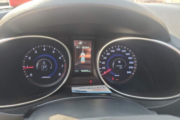 Used Hyundai Santa Fe 2015 2.0T Automatic Two-Wheel Drive Smart Version 5 Seats Instrument Cluster